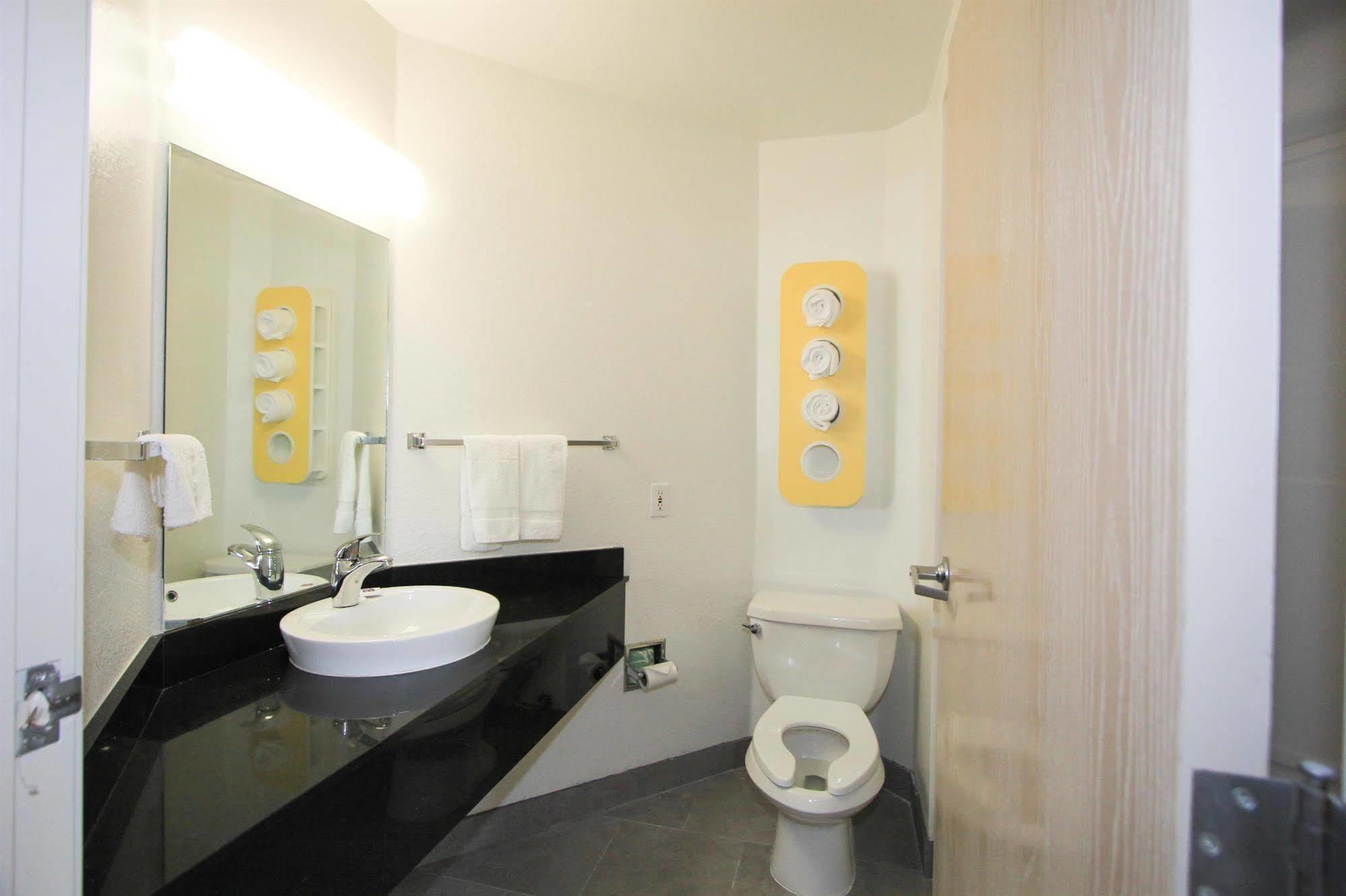 Baymont By Wyndham San Antonio Airport Otel Dış mekan fotoğraf