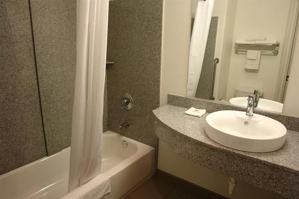 Baymont By Wyndham San Antonio Airport Otel Oda fotoğraf
