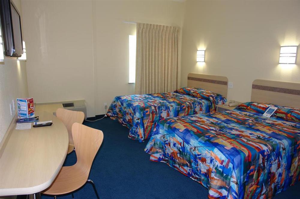 Baymont By Wyndham San Antonio Airport Otel Oda fotoğraf
